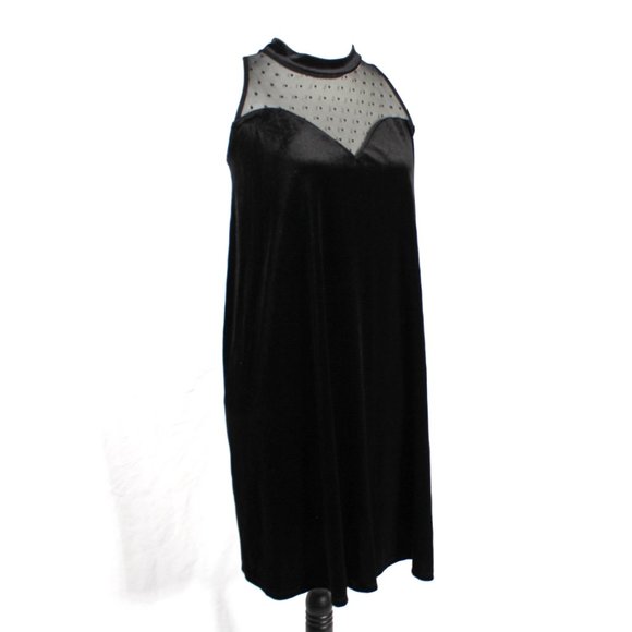 Retro Inspired Black Velveteen and Mesh Heart A Line Plus Size Dress - Picture 2 of 8